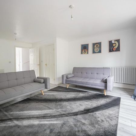 Maidstone Villa 3 Bedroom Free Sports Channels,Parking Sleeps 7 Luaran gambar