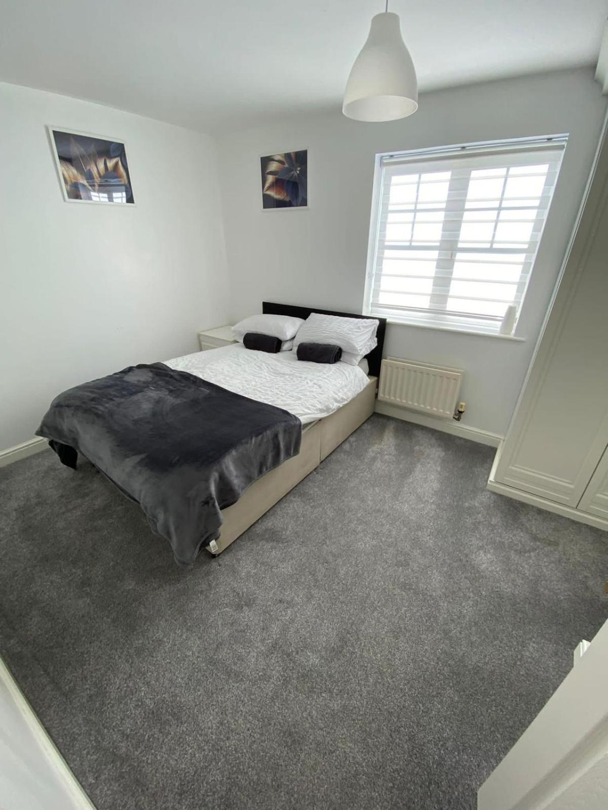 Maidstone Villa 3 Bedroom Free Sports Channels,Parking Sleeps 7 Luaran gambar