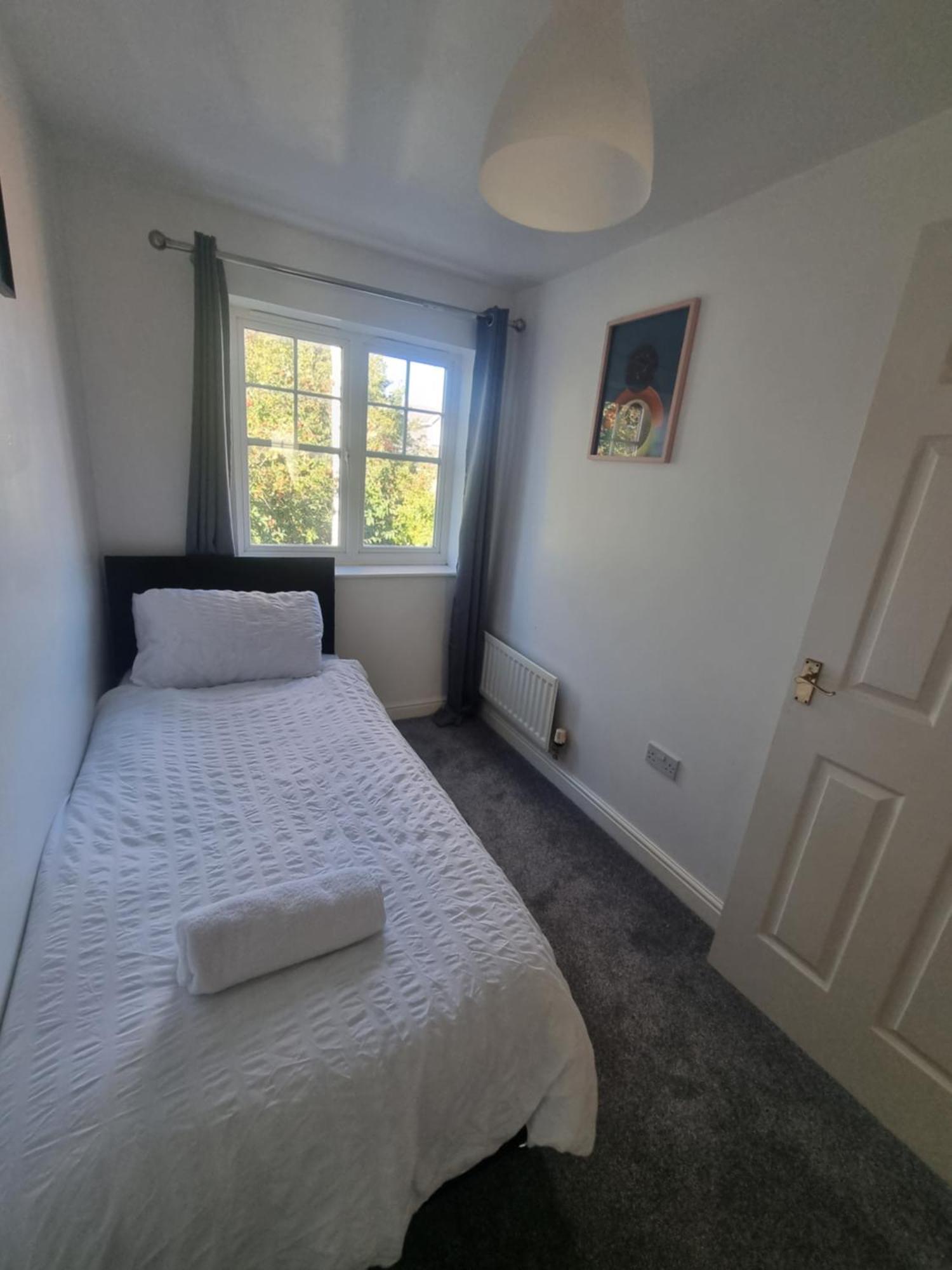 Maidstone Villa 3 Bedroom Free Sports Channels,Parking Sleeps 7 Luaran gambar